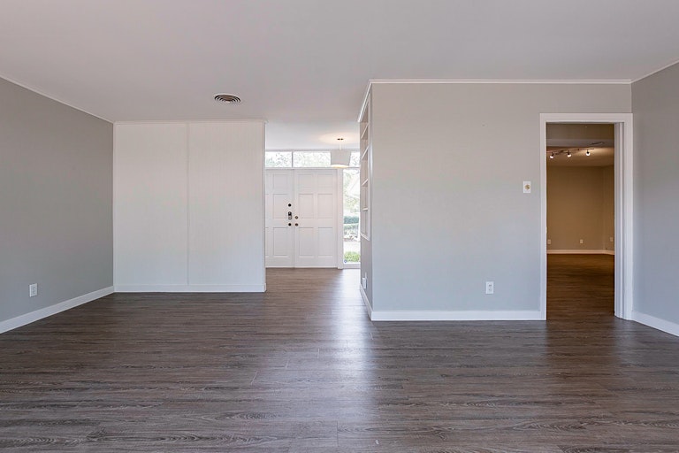 Photo 16 of 29 - 5822 Imogene St, Houston, TX 77074