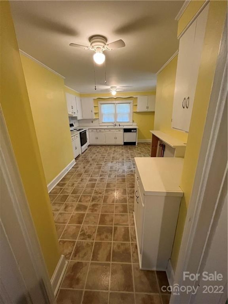 Photo 6 of 23 - 81 Eastcliff Dr SE, Concord, NC 28025