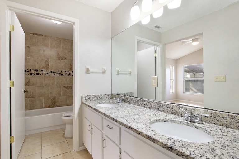 Photo 16 of 17 - 1402 Mohrlake Dr, Brandon, FL 33511