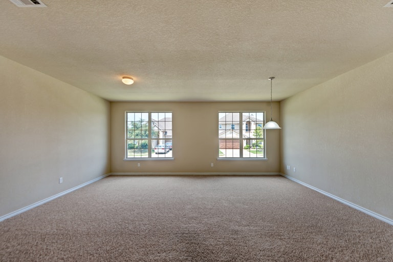 Photo 14 of 27 - 216 Moonlight Dr, Euless, TX 76039
