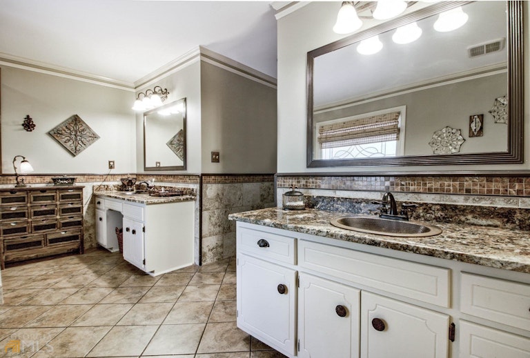 Photo 15 of 76 - 115 Acton Dr, Fayetteville, GA 30215