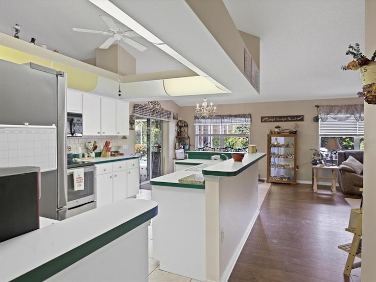 Photo 10 of 43 - 9031 Irondale Ln, Hudson, FL 34667