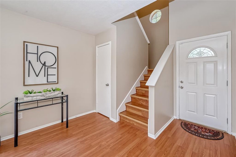 Photo 7 of 42 - 8706 Fondren Village Dr, Houston, TX 77071