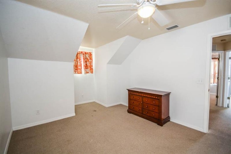 Photo 14 of 25 - 453 Summer Sails Dr, Valrico, FL 33594
