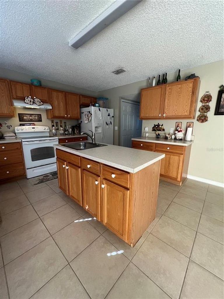 Photo 10 of 20 - 1912 Emily Blvd, Winter Haven, FL 33884