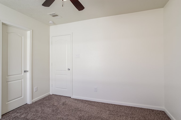 Photo 23 of 28 - 16611 Burnell Oaks Ln, Houston, TX 77090