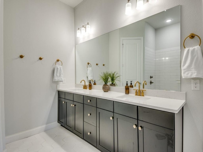 Photo 16 of 29 - 1213 Spotted Dove Dr, Little Elm, TX 75068