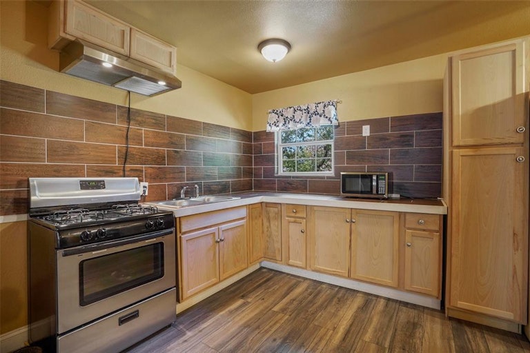 Photo 11 of 29 - 612 Highland Dr, Arlington, TX 76010