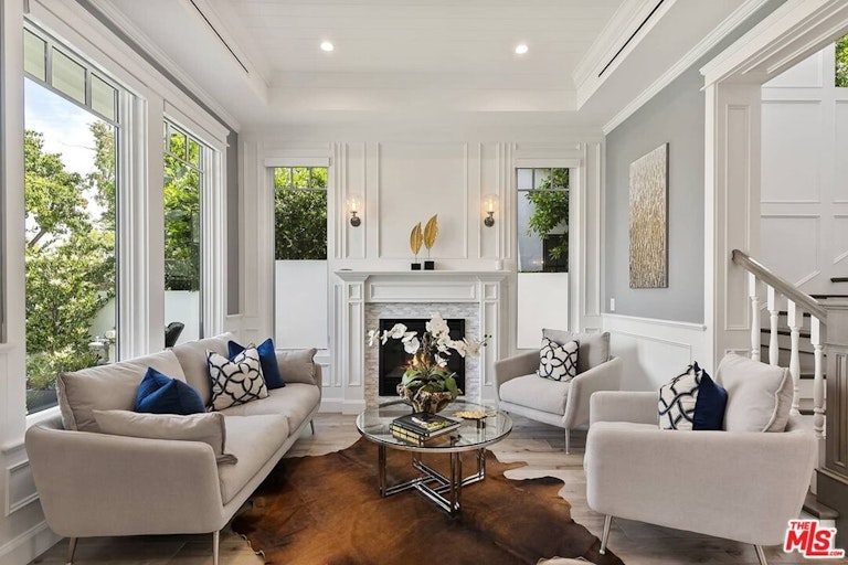Photo 4 of 53 - 10526 Ohio Ave, Los Angeles, CA 90024