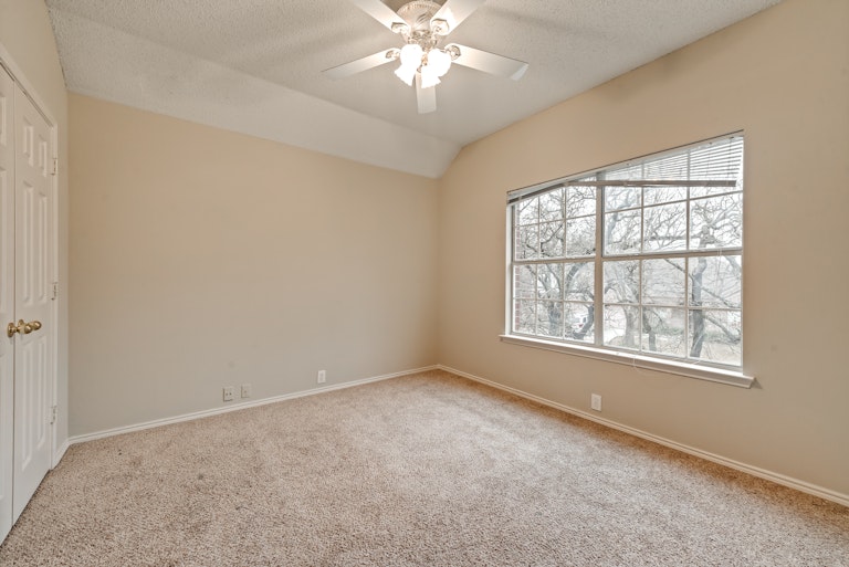Photo 21 of 28 - 1921 Companion Way, Arlington, TX 76006