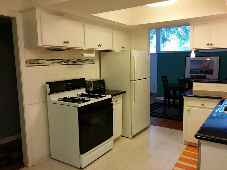 Photo 10 of 30 - 6326 Roos Rd, Houston, TX 77074