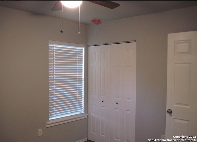 Photo 9 of 11 - 7511 Buckboard Ln, San Antonio, TX 78227