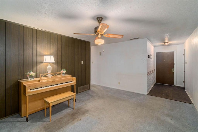 Photo 4 of 17 - 2110 Edna Smith Dr, Garland, TX 75040