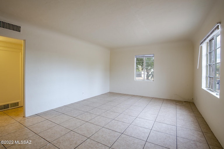 Photo 3 of 43 - 1548 E 9th St, Tucson, AZ 85719