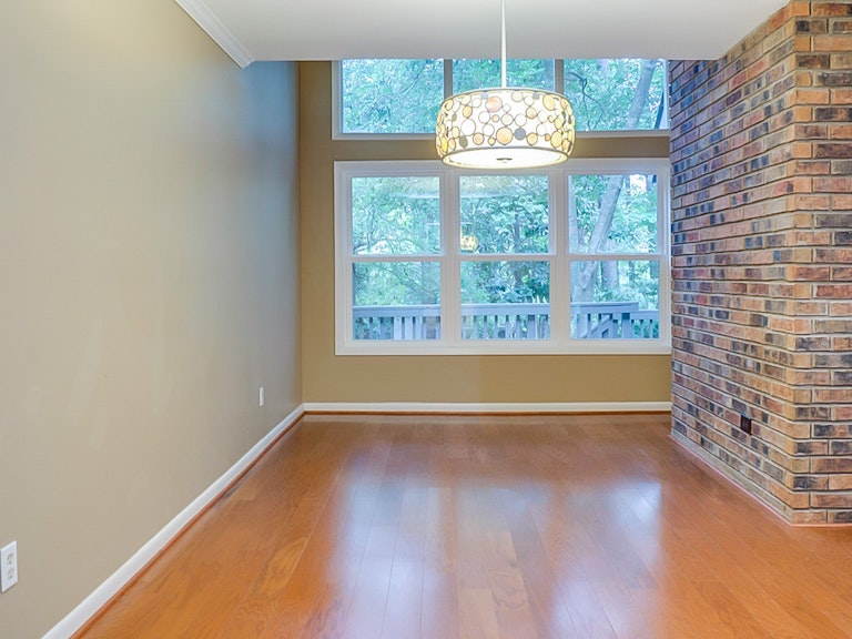 Photo 8 of 30 - 4405 Sunburst Ct, Raleigh, NC 27613