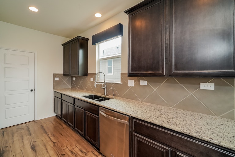 Photo 16 of 27 - 4213 Gale Mdws, New Braunfels, TX 78130