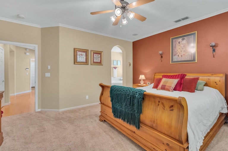 Photo 15 of 35 - 350 Westlake Dr, West Sacramento, CA 95605