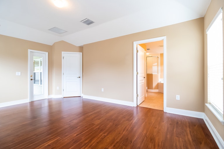 Photo 4 of 25 - 369 S Oak Ave, Orange City, FL 32763