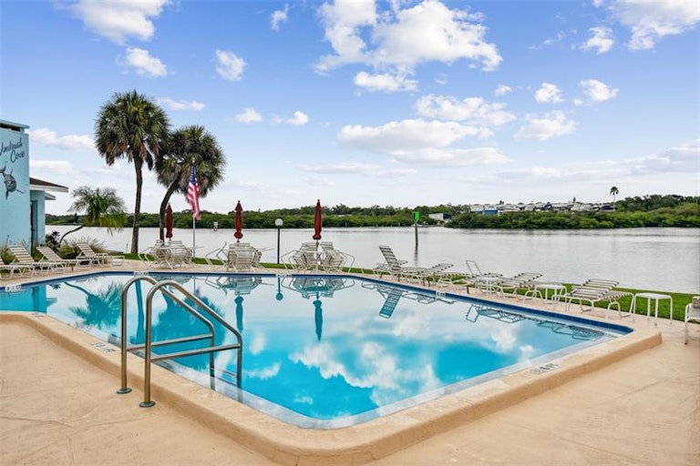 Photo 31 of 45 - 1 Windrush Blvd #5, Indian Rocks Beach, FL 33785