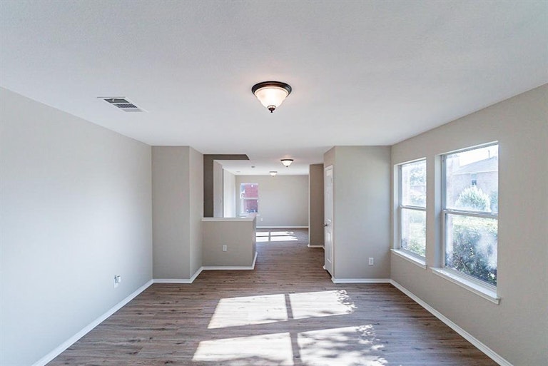 Photo 8 of 12 - 7969 Emilie Ln, Frisco, TX 75035