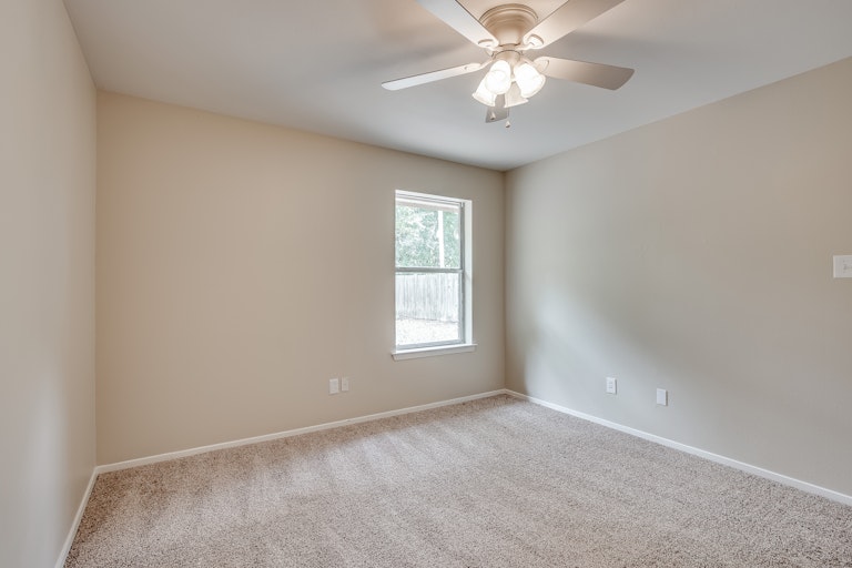 Photo 10 of 21 - 214 E 4th St, Anna, TX 75409