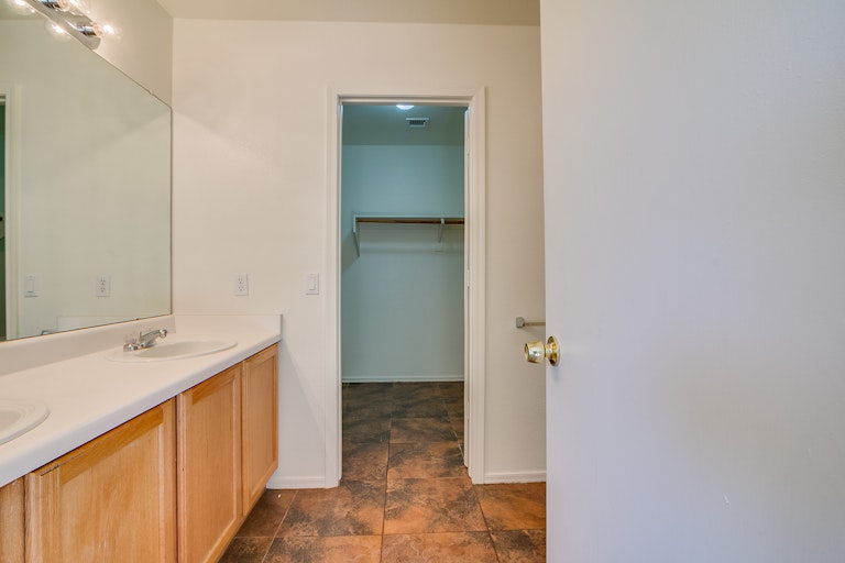 Photo 11 of 25 - 1268 W 7th Ave, Apache Junction, AZ 85120