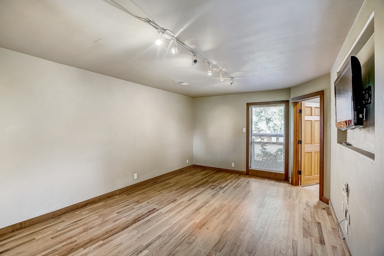 Photo 32 of 60 - 915 Lauder Dr, Spicewood, TX 78669