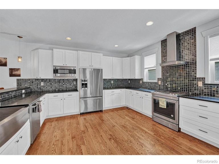 Photo 3 of 40 - 2039 S Gilpin St, Denver, CO 80210