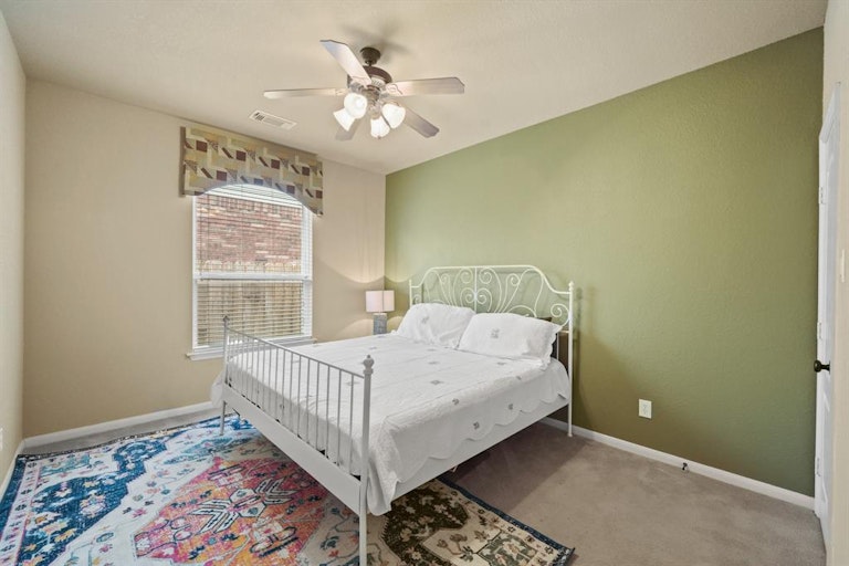 Photo 21 of 30 - 2010 Kenilworth Dr, Sugar Land, TX 77479