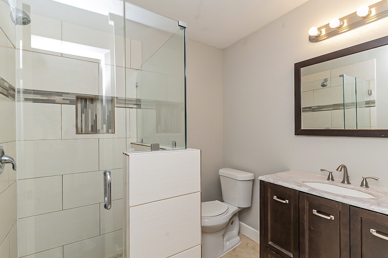 Photo 6 of 21 - 2812 E Ln, Fort Worth, TX 76116
