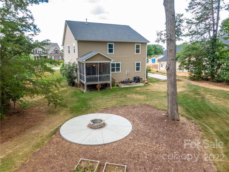 Photo 35 of 42 - 2601 Shanklin Ln S, Denver, NC 28037