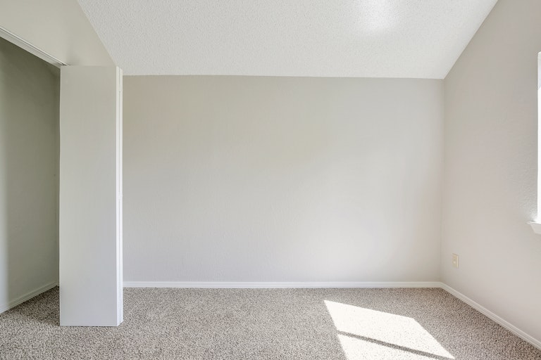 Photo 19 of 27 - 2316 Hollybush Ln, Bedford, TX 76021