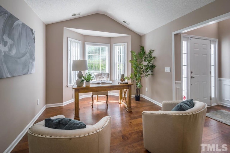 Photo 4 of 46 - 5 Ingram Ct, Durham, NC 27713