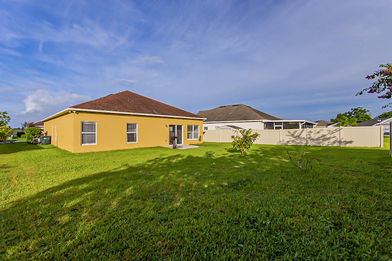 Photo 14 of 20 - 1157 Maplebrook Dr, Lake Alfred, FL 33850