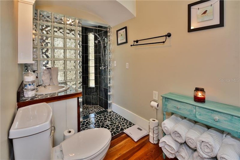 Photo 12 of 25 - 2882 Grand Ave, Deland, FL 32720