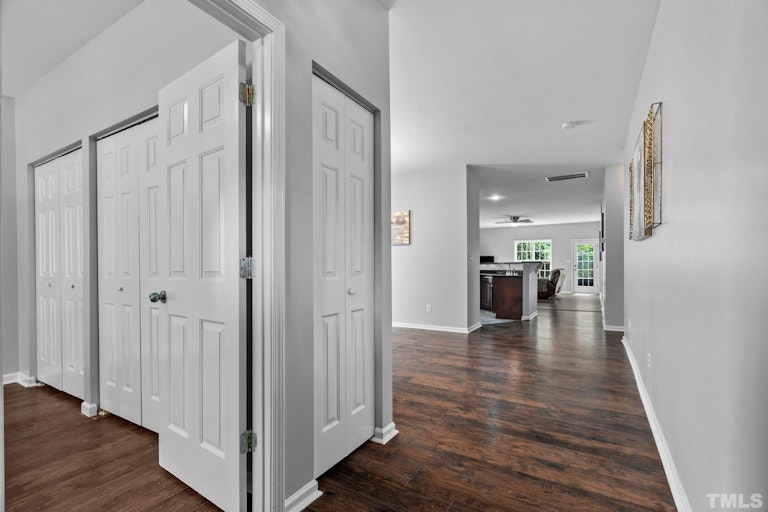 Photo 13 of 31 - 524 Gooseberry Dr, Holly Springs, NC 27540