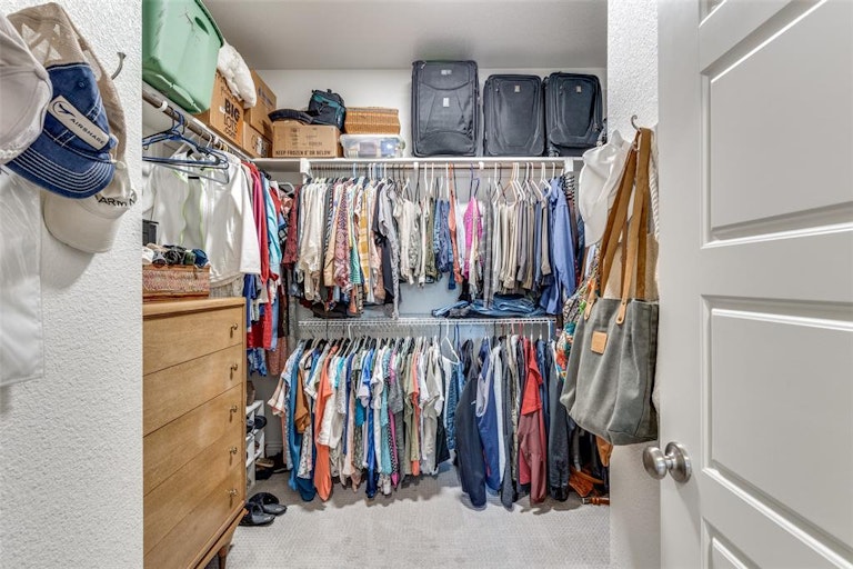 Photo 17 of 31 - 6310 Oakbend Cir, Fort Worth, TX 76132