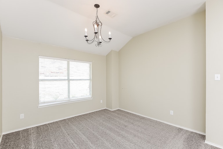 Photo 9 of 25 - 13308 Ridgepointe Rd, Fort Worth, TX 76244