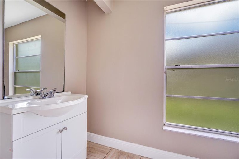 Photo 19 of 33 - 9425 Cannon Dr, Orlando, FL 32817
