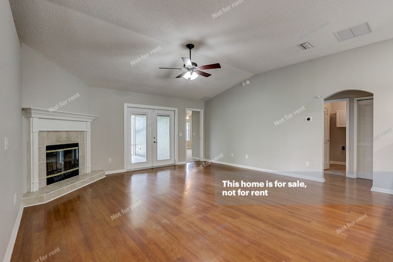 Photo 3 of 33 - 3000 Havengate Dr, Green Cove Springs, FL 32043