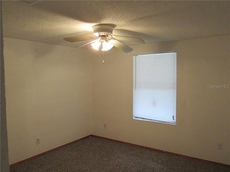 Photo 11 of 13 - 411 E 3rd St, Chuluota, FL 32766