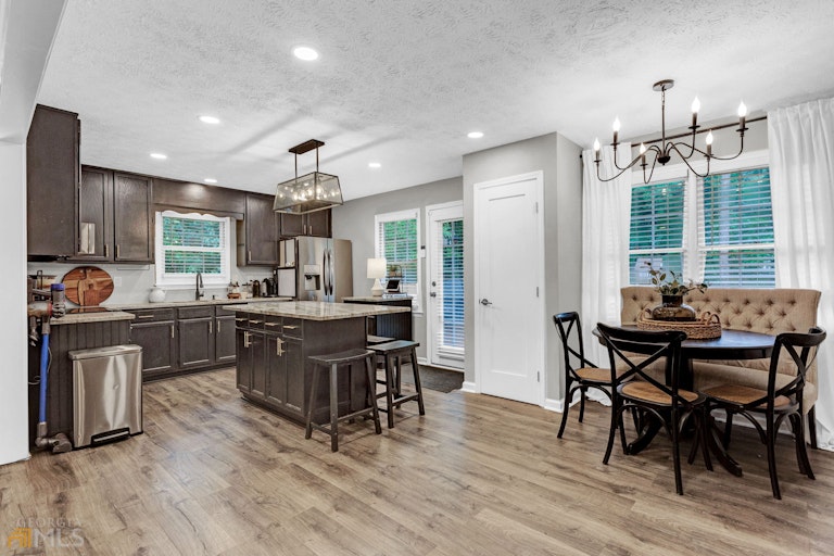 Photo 5 of 13 - 12 Sherwood Forest Dr, Douglasville, GA 30134