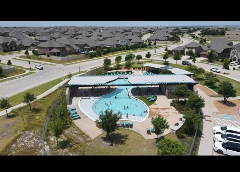 Photo 38 of 39 - 3209 Puffin Ln, Celina, TX 75009