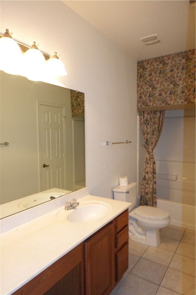 Photo 22 of 33 - 329 Island Oak Dr, Austin, TX 78748