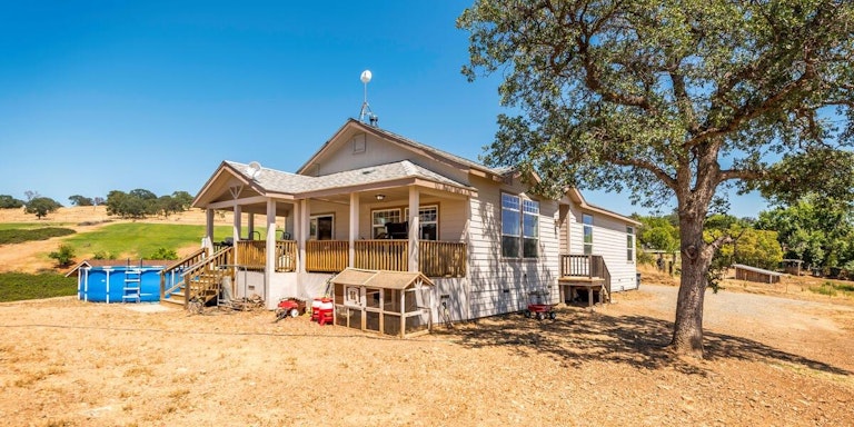 Photo 3 of 47 - 2191 Auburn Rd, Lincoln, CA 95648