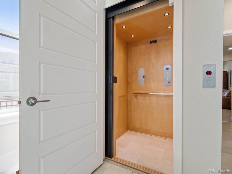 Photo 35 of 40 - 10165 Bellwether Ln, Lone Tree, CO 80124