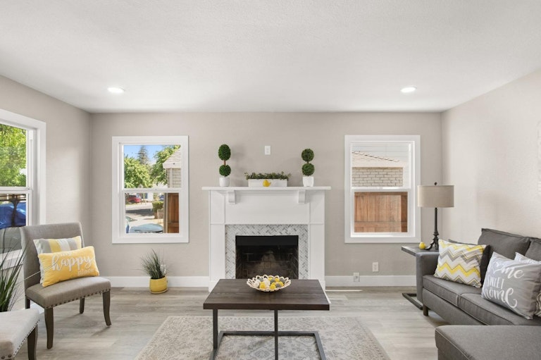 Photo 8 of 33 - 5636 Vista Ave, Sacramento, CA 95824