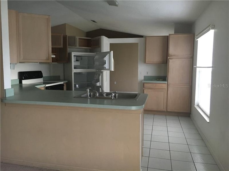 Photo 6 of 16 - 5109 Iris Ct, Kissimmee, FL 34758