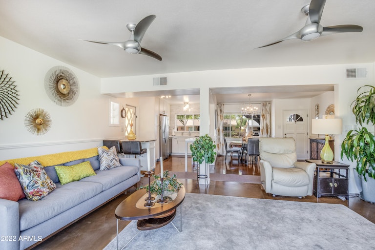 Photo 5 of 38 - 2452 E Highland Ave, Phoenix, AZ 85016