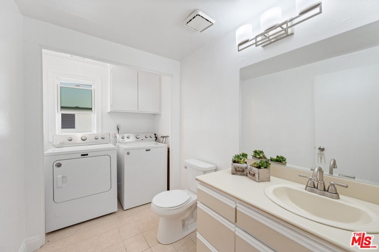 Photo 20 of 38 - 13238 Fiji Way Unit B, Marina Del Rey, CA 90292